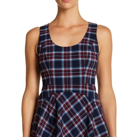Donna Morgan Fit & Flare Crepe Dress Sz 8 Womans Navy Red Plaid Sleeveless - Picture 2 of 13